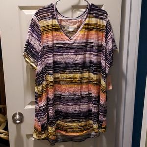 NWT EVRI Modern Tee